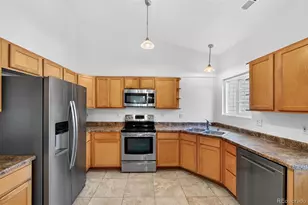 878 S Kalispell Cir, Aurora, CO 80017 - Photo 11