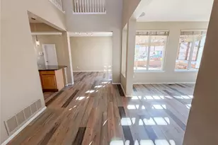 10049 Southlawn Cir, Commerce City, CO 80022 - Photo 7