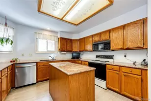 2566 S Independence Ct, Lakewood, CO 80227 - Photo 11