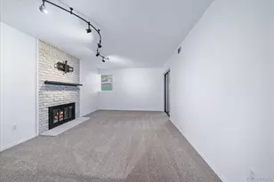 9727 E Peakview Ave, Englewood, CO 80111 - Photo 5