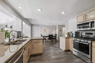 2711 S Oakland Cir E, Aurora, CO 80014 - Photo 9