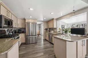 2711 S Oakland Cir E, Aurora, CO 80014 - Photo 11