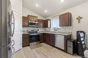 10528 Kalama Dr, Colorado Springs, CO 80925 - Photo 5