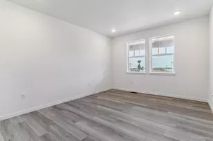 25254 E Warren Pl, Aurora, CO 80018 - Photo 3