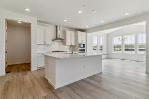 25254 E Warren Pl, Aurora, CO 80018 - Photo 9