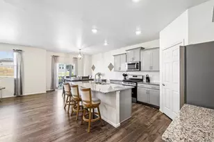 5823 Plains End Ct, Castle Rock, CO 80104 - Photo 7