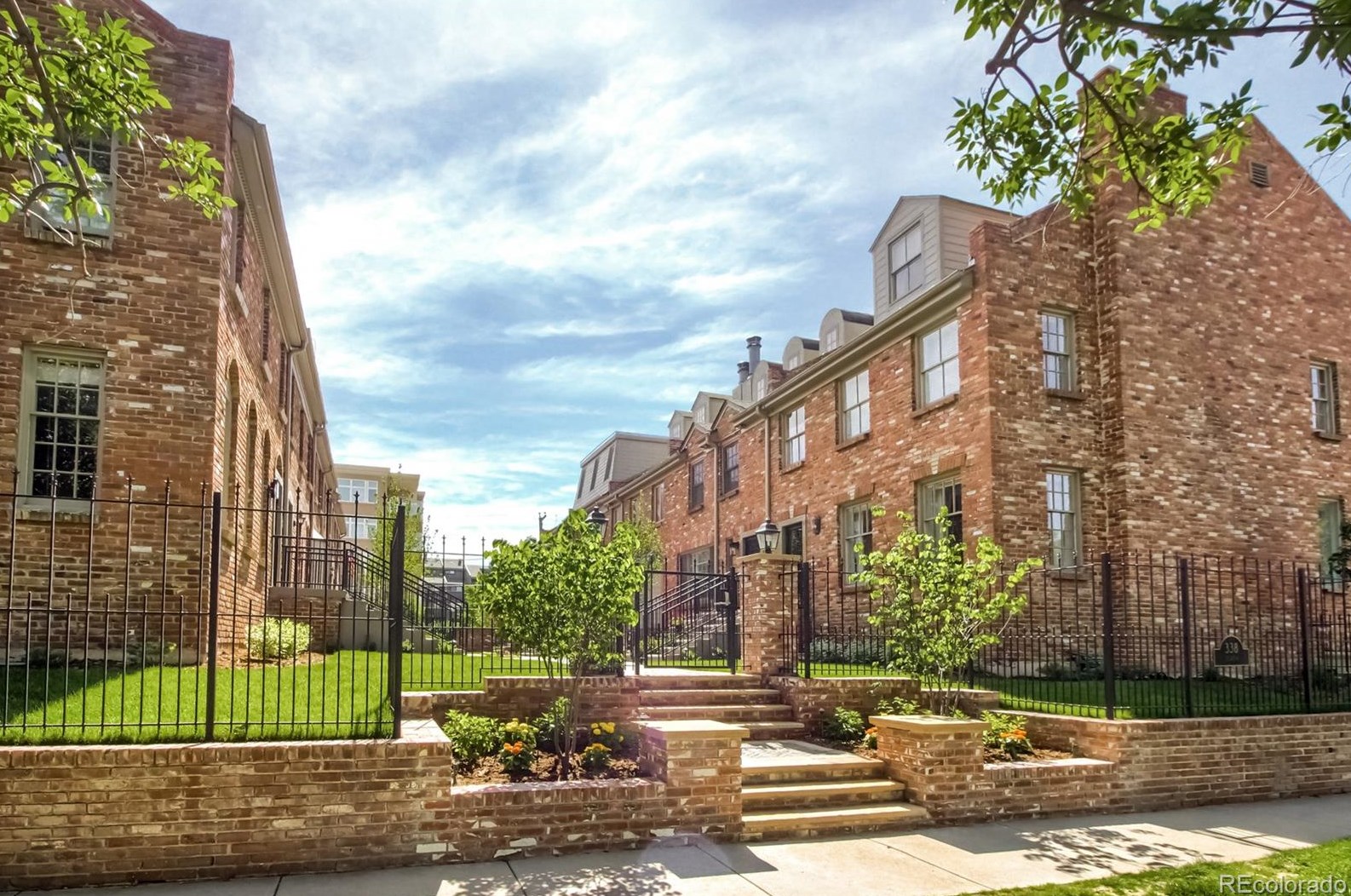 338 Clayton St, Denver CO  80206-4229 exterior