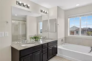 22 N Newcastle Ct, Aurora, CO 80018 - Photo 27
