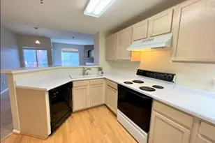 2575 S Syracuse Way, Denver, CO 80231 - Photo 3