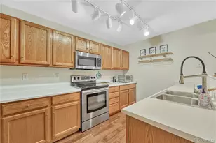 4251 S Blackhawk Cir, Aurora, CO 80014 - Photo 9