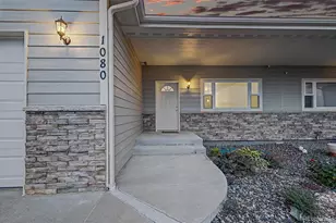1080 View Ridge Rd, Bennett, CO 80102 - Photo 3