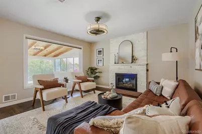 910 E Briarwood Circle, Centennial, CO 80122 - Photo 5