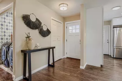 910 E Briarwood Circle, Centennial, CO 80122 - Photo 3