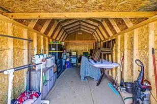 1037 N 1st St, Montrose, CO 81401 - Photo 25