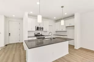 5242 Denali Blvd, Aurora, CO 80019 - Photo 7