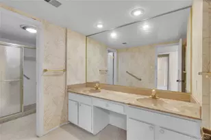 3511 S Hillcrest Dr, Denver, CO 80237 - Photo 15