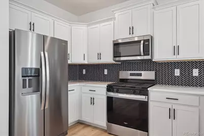 656 N Tempe Street, Aurora, CO 80018 - Photo 5
