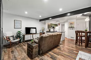 910 S Dahlia St, Denver, CO 80246 - Photo 3