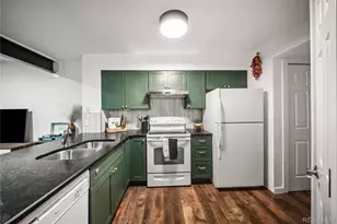 910 S Dahlia St, Denver, CO 80246 - Photo 9