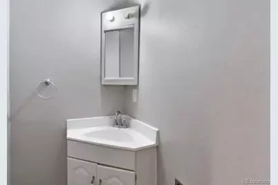 11906 E Canal Drive, Aurora, CO 80011 - Photo 15