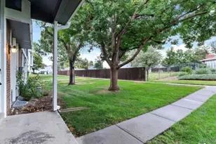 11906 E Canal Dr, Aurora, CO 80011 - Photo 3