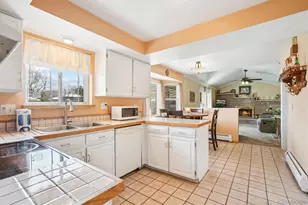 3158 S Dayton Ct, Denver, CO 80231 - Photo 7