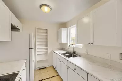 3927 S Pitkin Way, Aurora, CO 80013 - Photo 7