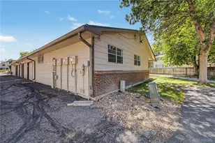 21 Newark St, Aurora, CO 80012 - Photo 31