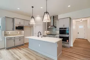 8925 S Riviera Way, Aurora, CO 80016 - Photo 9