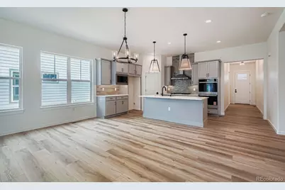 8925 S Riviera Way, Aurora, CO 80016 - Photo 7