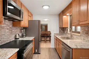 2341 Oakland St, Aurora, CO 80010 - Photo 7