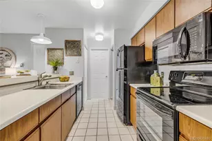 2575 S Syracuse Way, Denver, CO 80231 - Photo 9