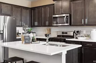 22372 E 7th Pl, Aurora, CO 80018 - Photo 5