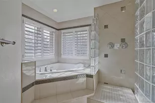 7018 S Netherland Way, Aurora, CO 80016 - Photo 9