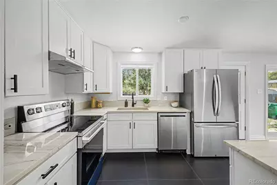328 Troy Street, Aurora, CO 80011 - Photo 7