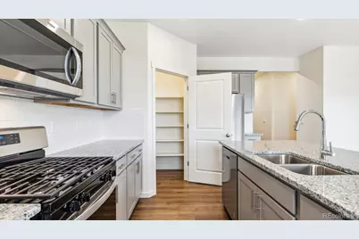 9875 Ceylon Court, Commerce City, CO 80022 - Photo 9