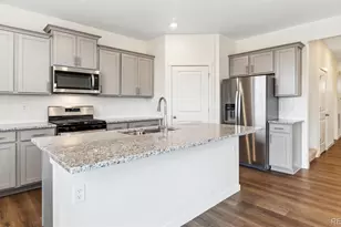 9875 Ceylon Ct, Commerce City, CO 80022 - Photo 7