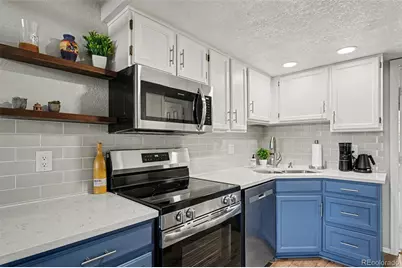 1885 S Quebec Way #B24, Denver, CO 80231 - Photo 3