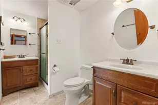 2398 Oakland St, Aurora, CO 80010 - Photo 17