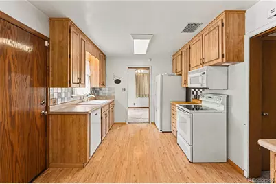 2398 Oakland Street, Aurora, CO 80010 - Photo 9