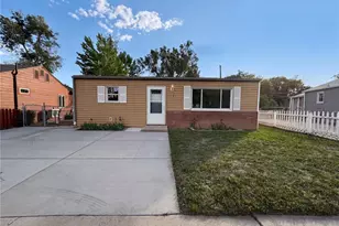 433 Sunnyside Ln, Longmont, CO 80504 - Photo 1