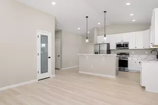 981 E Waverly Dr, Pueblo, CO 81007 - Photo 11