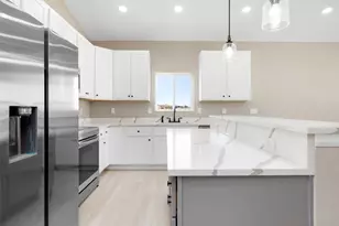 981 E Waverly Dr, Pueblo, CO 81007 - Photo 7