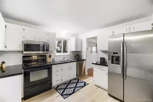 7533 W Ottawa Pl, Littleton, CO 80128 - Photo 9