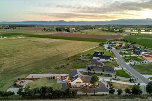 8102 Dreamers Ridge Rd, Longmont, CO 80504 - Photo 11