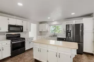 5019 S Espana Way, Centennial, CO 80015 - Photo 7