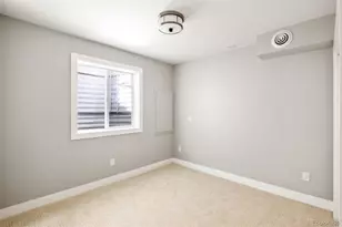 558 Madison St, Denver, CO 80206 - Photo 21