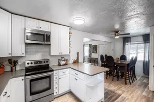 15562 E Bails Dr, Aurora, CO 80017 - Photo 7