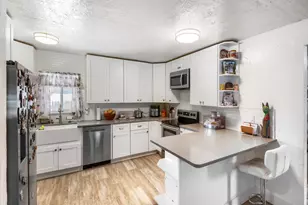 15562 E Bails Dr, Aurora, CO 80017 - Photo 9
