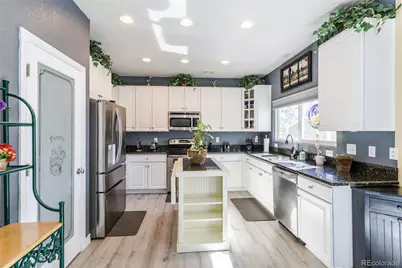 3893 S Shawnee Way, Aurora, CO 80018 - Photo 11
